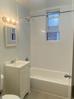 Rented by REMAX Elite | media 7