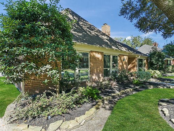 3rd image of 15955 Viney Creek Dr