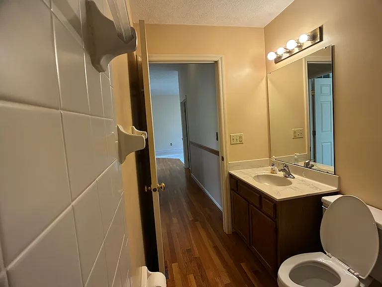6400 Belmont Park Ct — Photo 34
