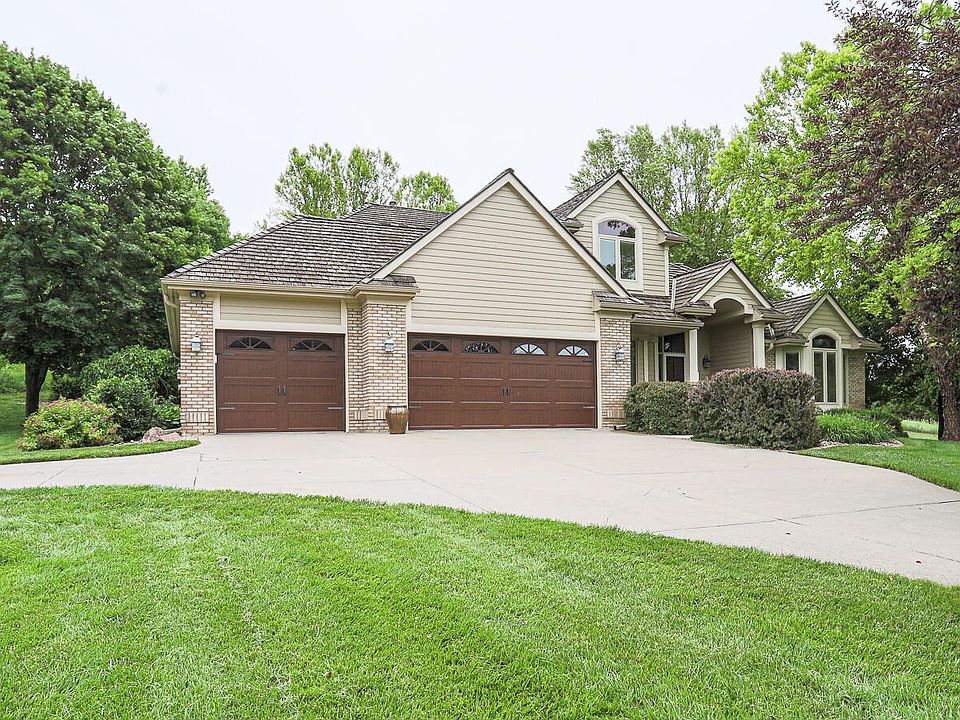 1st image of 22055 Meadowview Pkwy