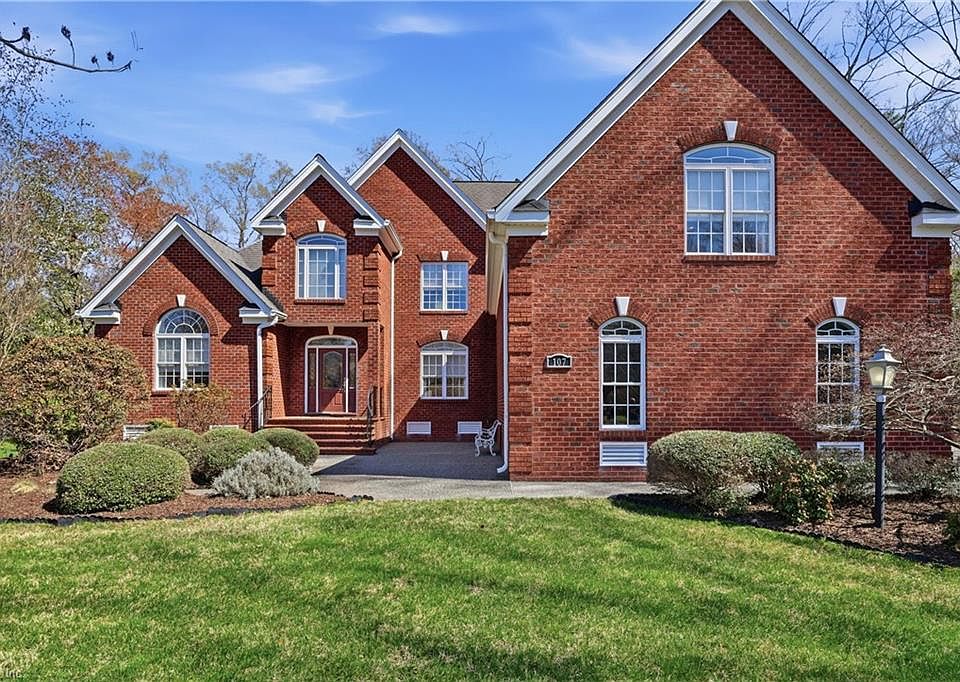 1st image of 107 Pickett Pl