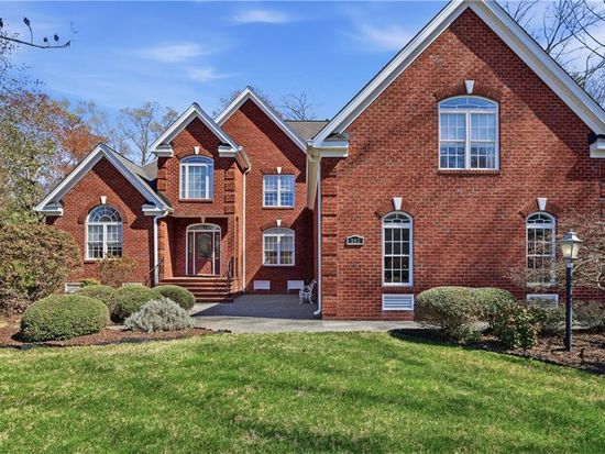 107 Pickett Pl, Yorktown, VA 23693