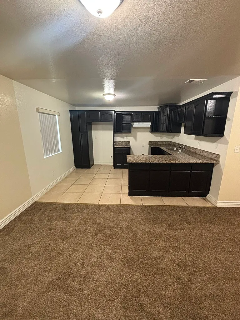 4 bed, 1250 sqft, $3,750 — Photo 4