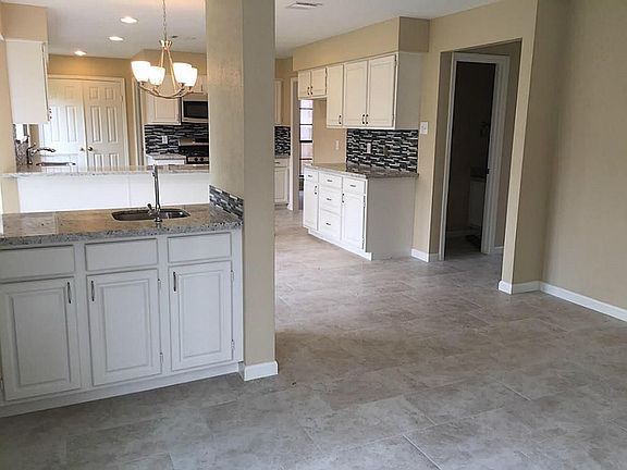 5th image of 811 Island Meadow Ct