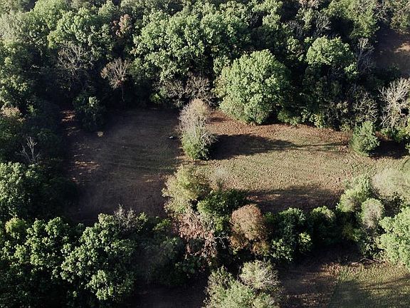 2nd image of 5000 Woodlawn Rd