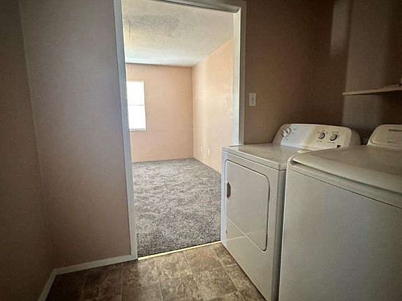 4th image of 1208 W Fox St