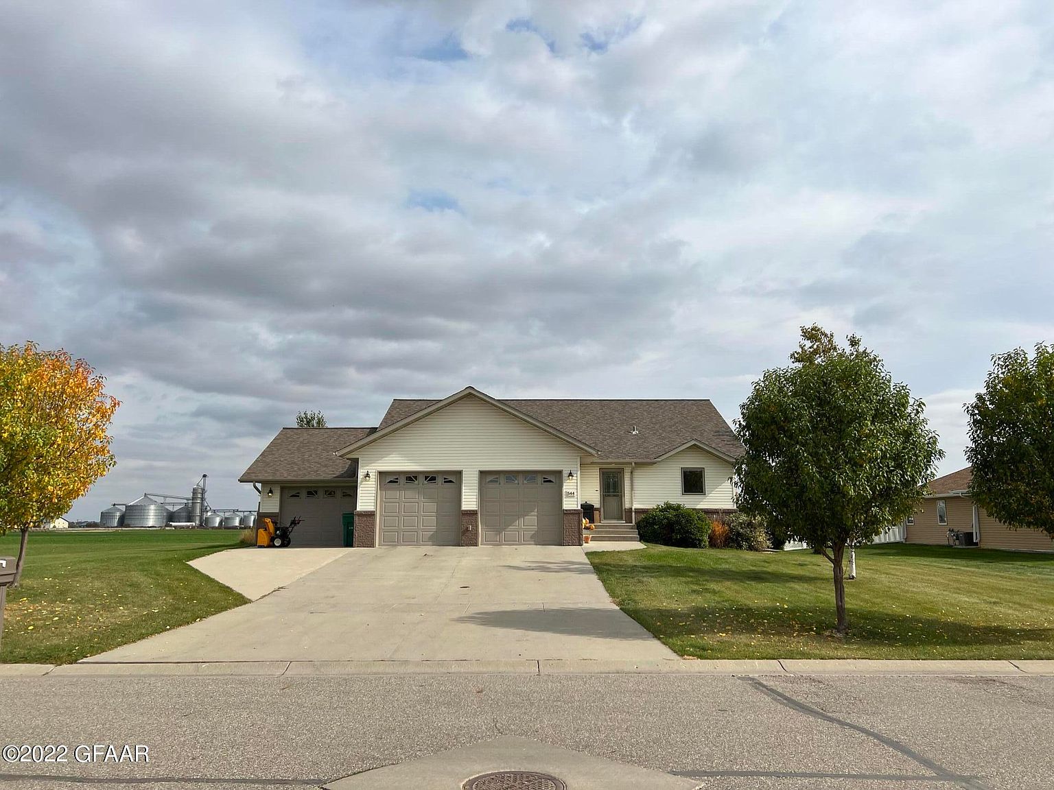 544 7th Ave SE, Mayville, ND 58257 Zillow