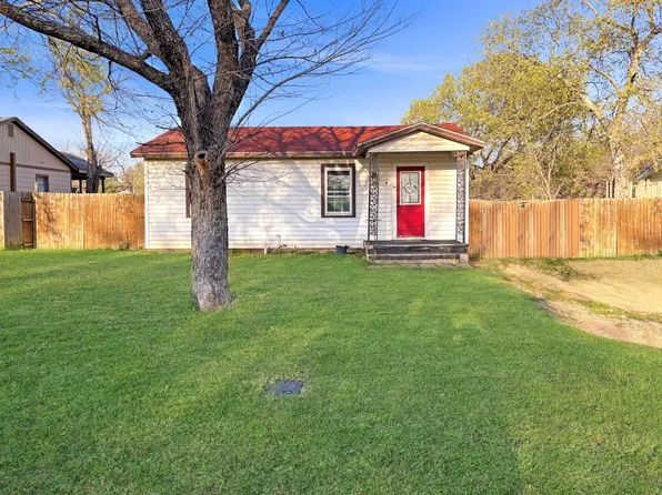 823 Clyde St, White Settlement, TX 76108