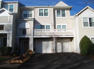 14405 Glencrest Cir #107, Centreville, VA 20120
