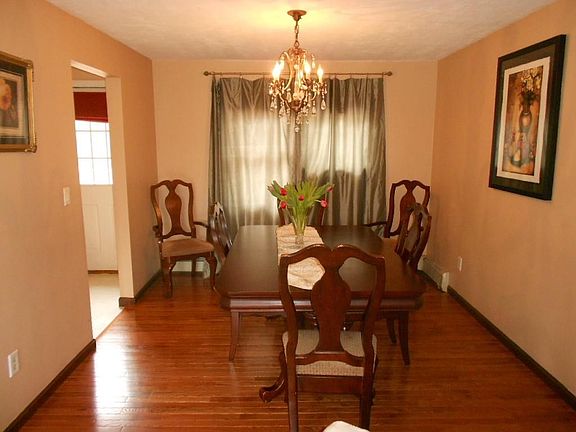 4th image of 161 Indian Meadow Dr