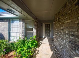 308 Saffron Ln, Euless, TX 76039