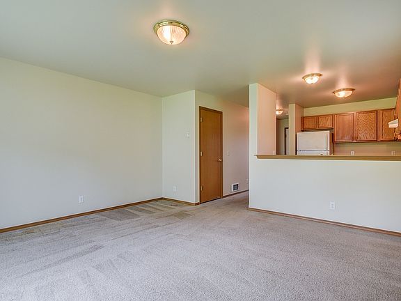 2nd image of 1486 NW Falls Creek Loop Unit 1