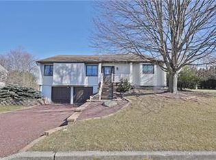 1925 Blossom Hill Rd, Easton, PA 18040