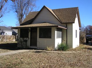 222 N 5th St, Sterling, KS 67579
