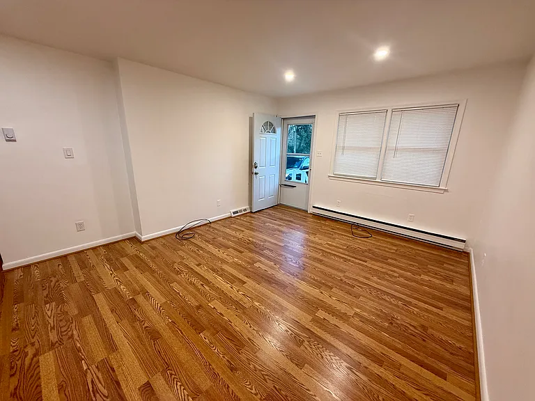 Unfurnished Living Room