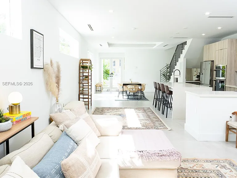 3524 SW 25th Ter — Photo 8