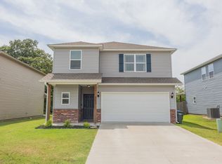 863 E Sparrow Cir, Fayetteville, AR 72701