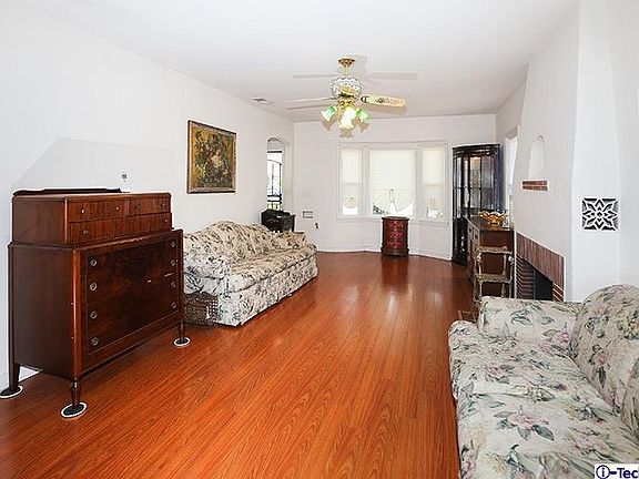 4th image of 1022 E Harvard St