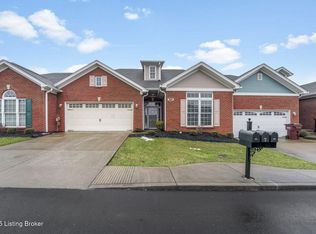 902 Ridge Point Dr, Louisville, KY 40299