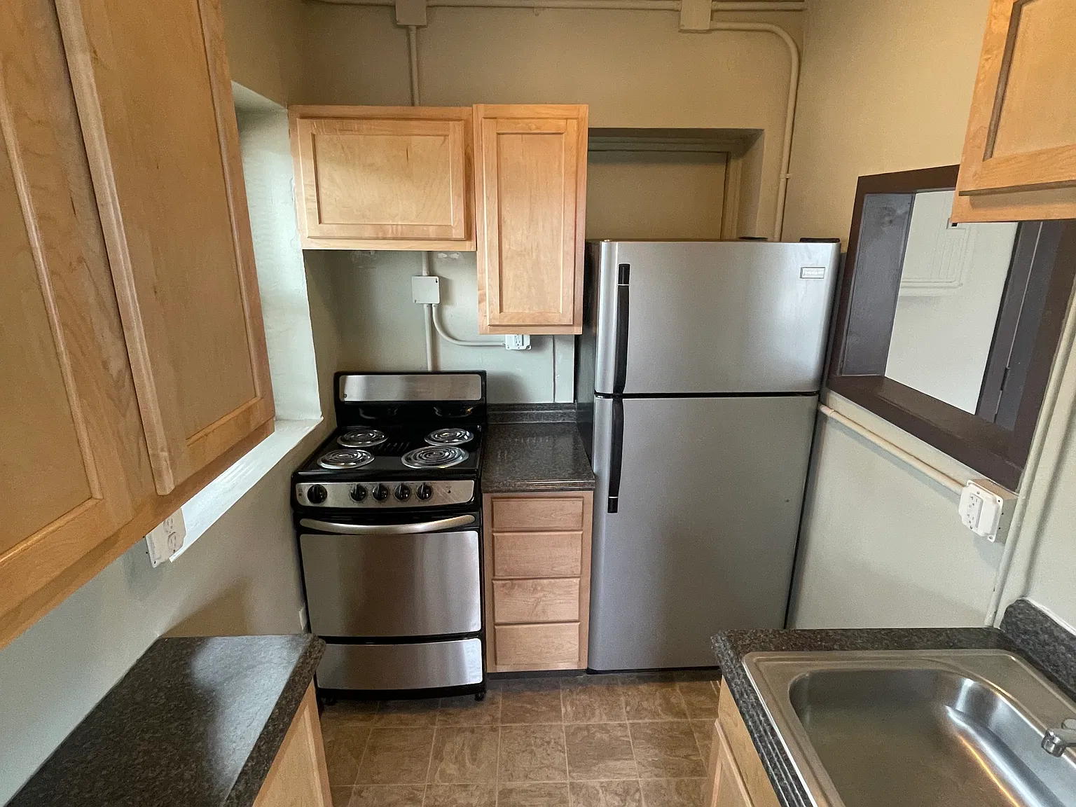 1 bed, 800 sqft, $695 — Photo 2