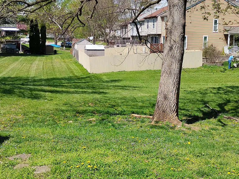 818 Johahn Dr — Photo 4