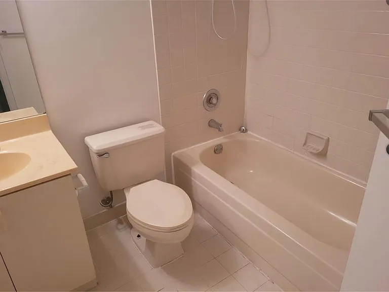 8741 Wiles Rd #305 — Photo 21