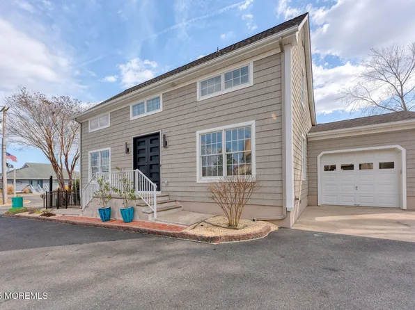 144 Compass Avenue, Beachwood, NJ 08722