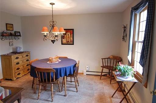 4th image of 438 Twin Lakes Dr