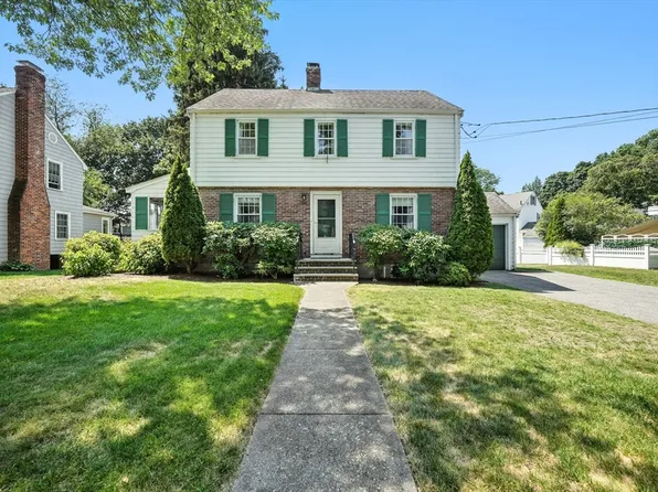 40 Fairway Dr, Newton, MA 02465