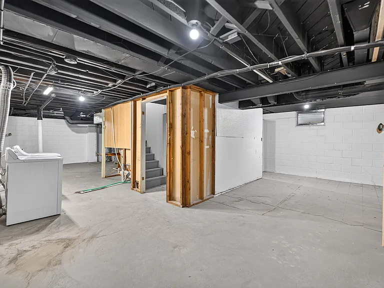 7318 Rosewood St — Photo 41