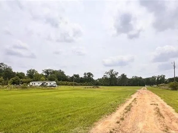 285 Farenzie Rd, Colfax, LA 71417