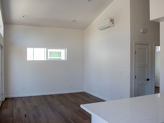 3rd image of 4436 Alabama St