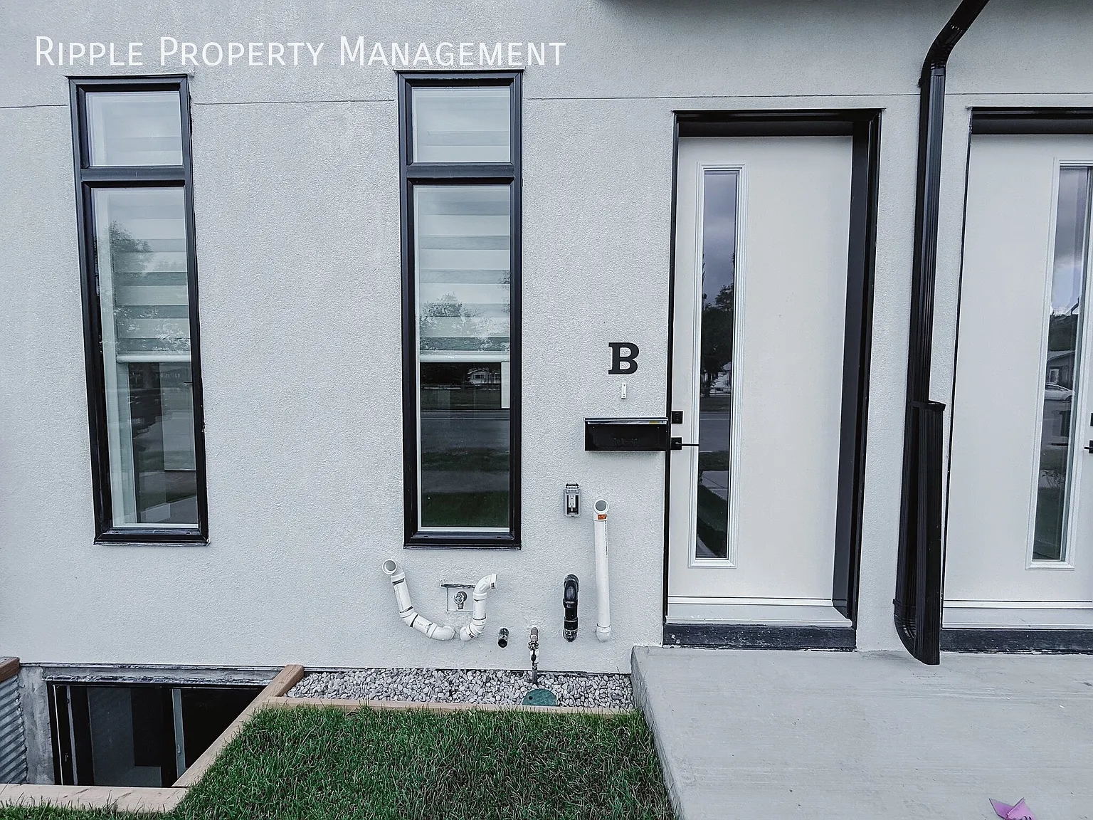 Brand New 2 Beds, 1 Baths Multiplex — Photo 2