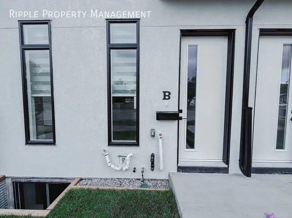 3920 77th St NW, Calgary, AB T3B 2N5