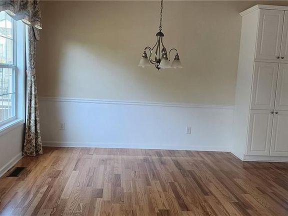 5th image of 1876 Prospect View Dr
