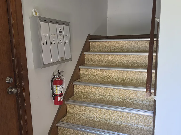 2322 W Bolivar Ave — Photo 11