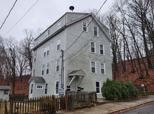 564 Coe St APT 4, Woonsocket, RI 02895