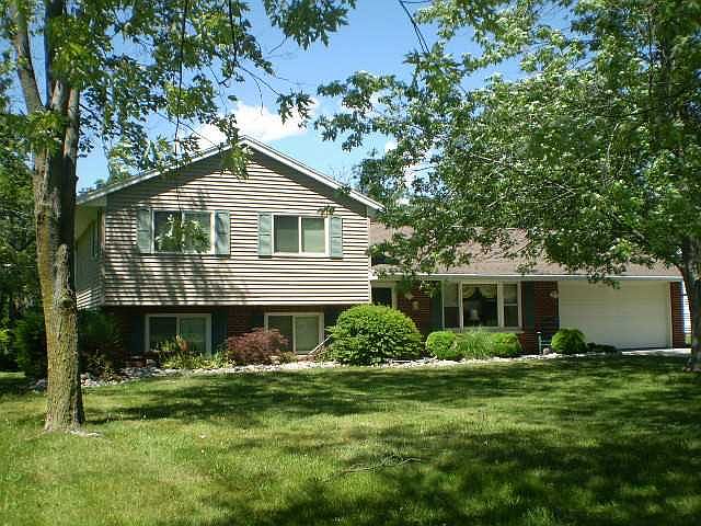 1st image of 1699 Crestwood Dr