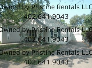 857 N 6th St, Seward, NE 68434