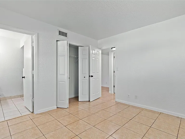 11632 NW 26th Ct — Photo 21