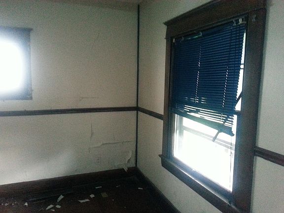 2nd image of 527 N Parker Ave