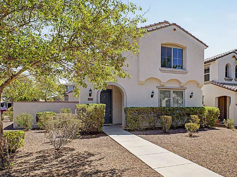 20515 W Maiden Ln — Photo 4