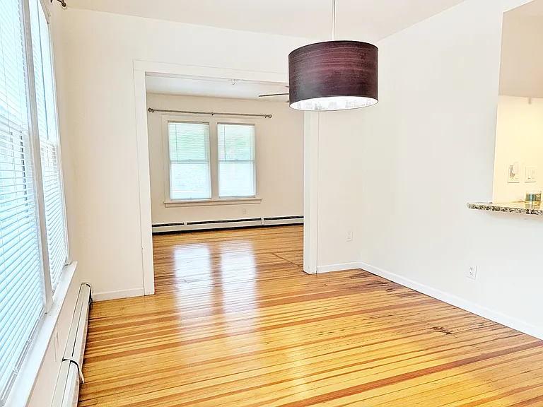 836 River Rd — Photo 5