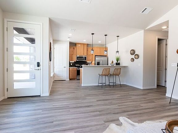 4th image of 406 38th St #C