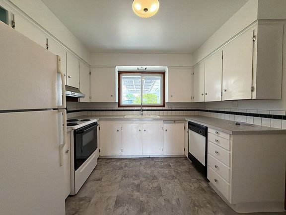 4th image of 6807 SE Cora St