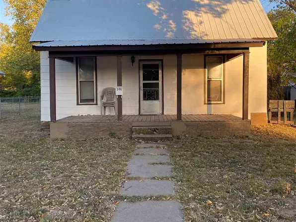 306 N Walnut Ave, Newkirk, OK 74647