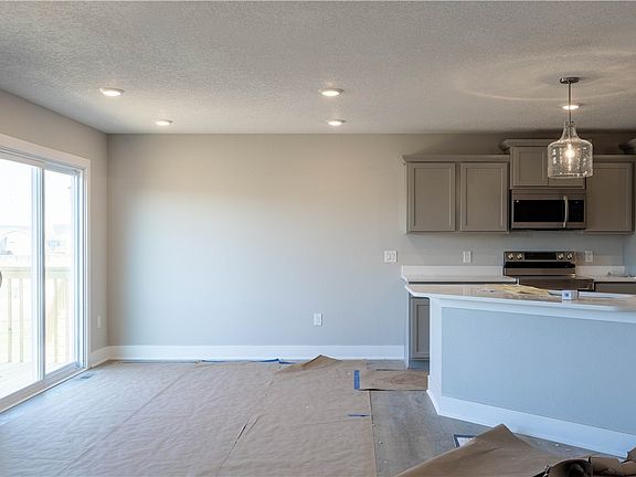 2nd image of 612 NE Deerfield Dr