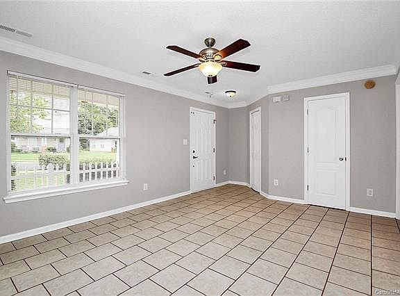 2nd image of 304 Amir Cir