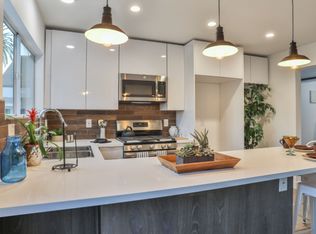 128 N Burlington Ave, Los Angeles, CA 90026