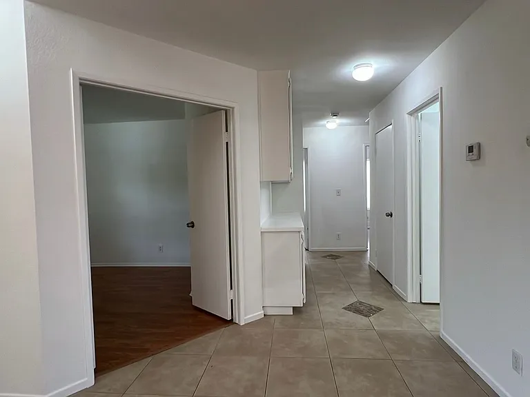2121 Beechwood St — Photo 14